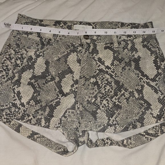 H&M Gray and White Jean Shorts with Snakeskin Print - Picture 3 of 9